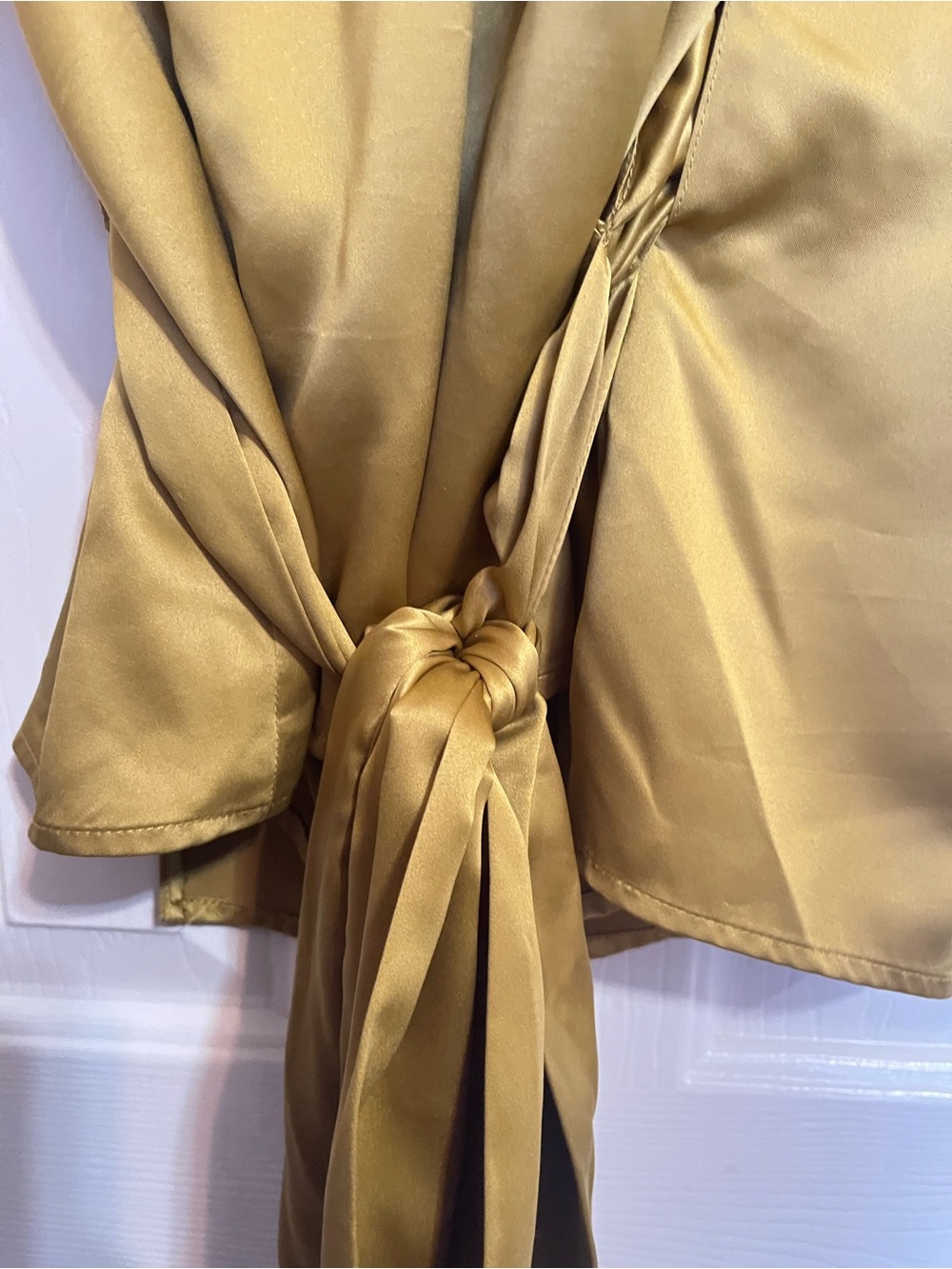 Ann Taylor Satin Wrap Blouse Gold Olive Ruffle Neck Tie Waist Size 16 - Picture 5 of 8
